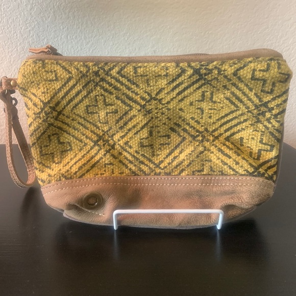 SALE NWOT “Myra Bag” Clutch/Cosmetic Bag 9”x 7” Canvas/Upholstery Recycled FIRM - Picture 3 of 14